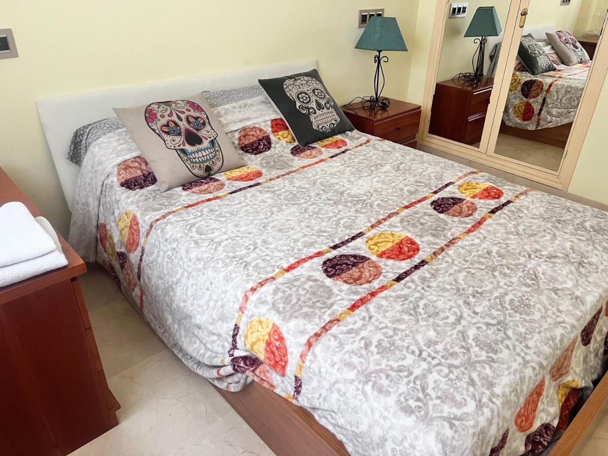 Casa Ideal Familias Y Grupos Con Balcones Exterior Soleada Patios Cerca Alhambra, Sierra Nevada, Rio Genil, Lancha Del Genil, Parque Llano Y Reloj Del Sol Con Barbacoas, Campo De Futbol, Circuito Gimnasia Apartamento Granada Exterior foto