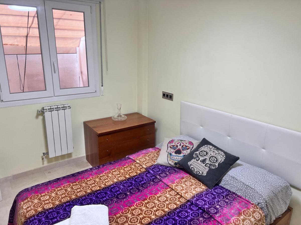 Casa Ideal Familias Y Grupos Con Balcones Exterior Soleada Patios Cerca Alhambra, Sierra Nevada, Rio Genil, Lancha Del Genil, Parque Llano Y Reloj Del Sol Con Barbacoas, Campo De Futbol, Circuito Gimnasia Apartamento Granada Exterior foto