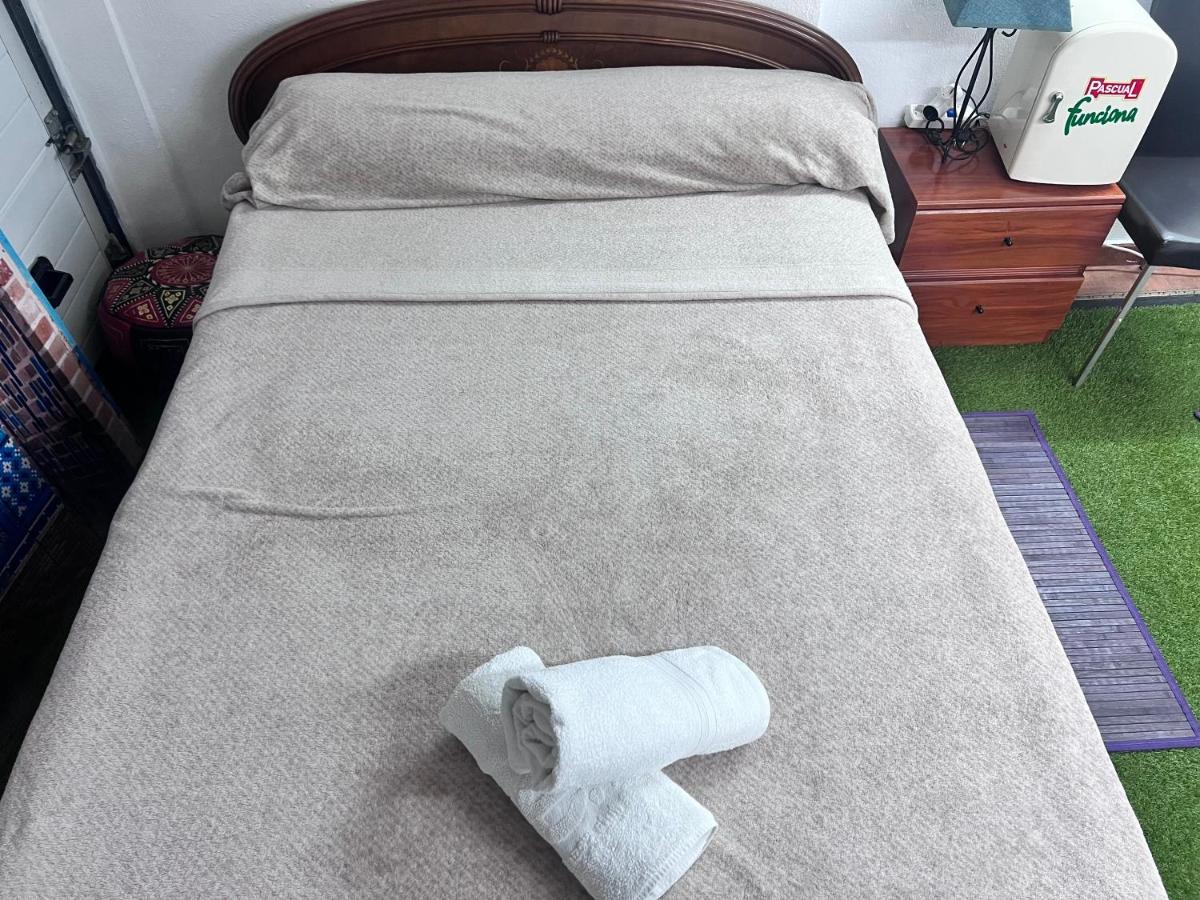 Casa Ideal Familias Y Grupos Con Balcones Exterior Soleada Patios Cerca Alhambra, Sierra Nevada, Rio Genil, Lancha Del Genil, Parque Llano Y Reloj Del Sol Con Barbacoas, Campo De Futbol, Circuito Gimnasia Apartamento Granada Exterior foto