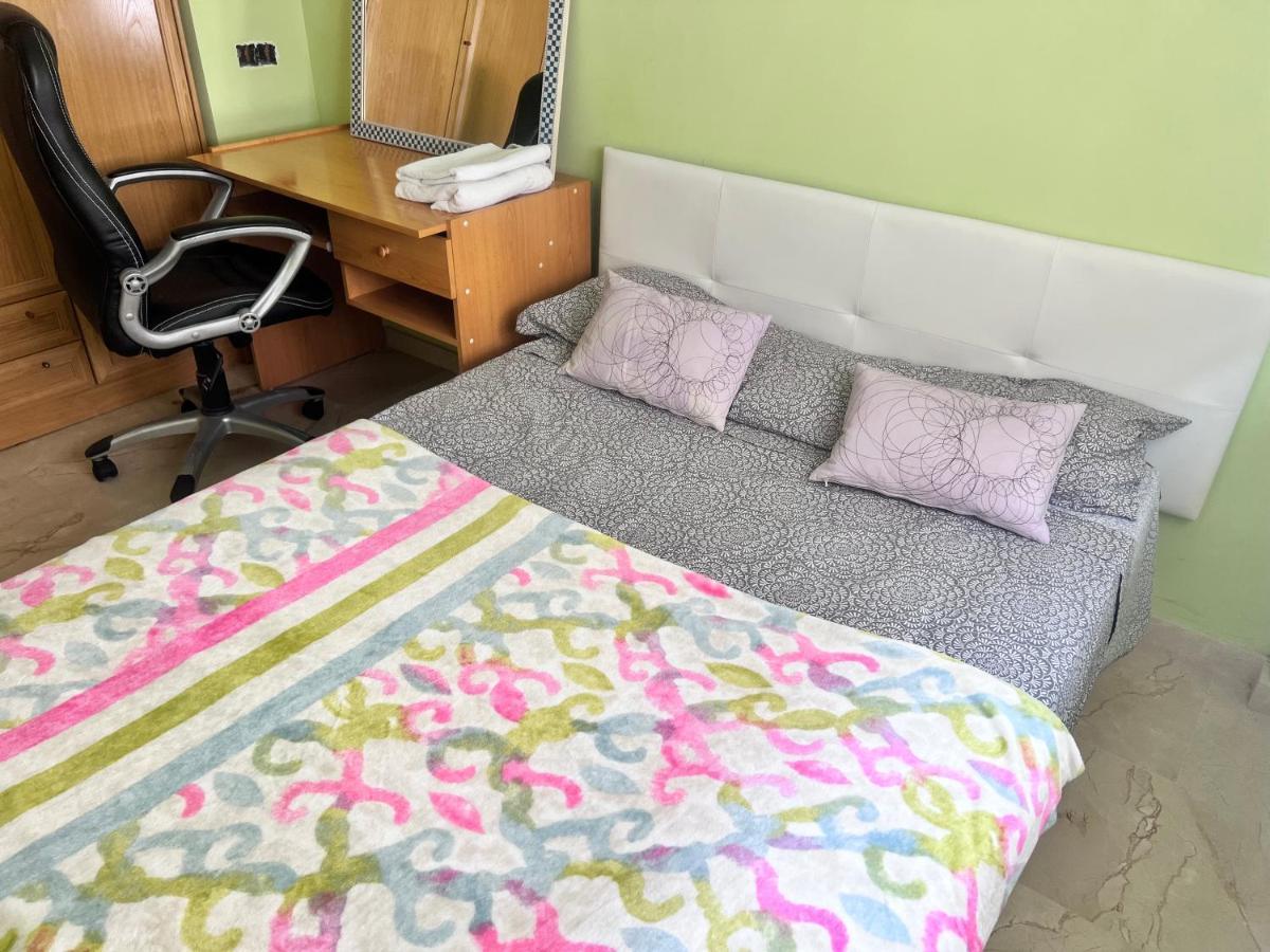 Casa Ideal Familias Y Grupos Con Balcones Exterior Soleada Patios Cerca Alhambra, Sierra Nevada, Rio Genil, Lancha Del Genil, Parque Llano Y Reloj Del Sol Con Barbacoas, Campo De Futbol, Circuito Gimnasia Apartamento Granada Exterior foto